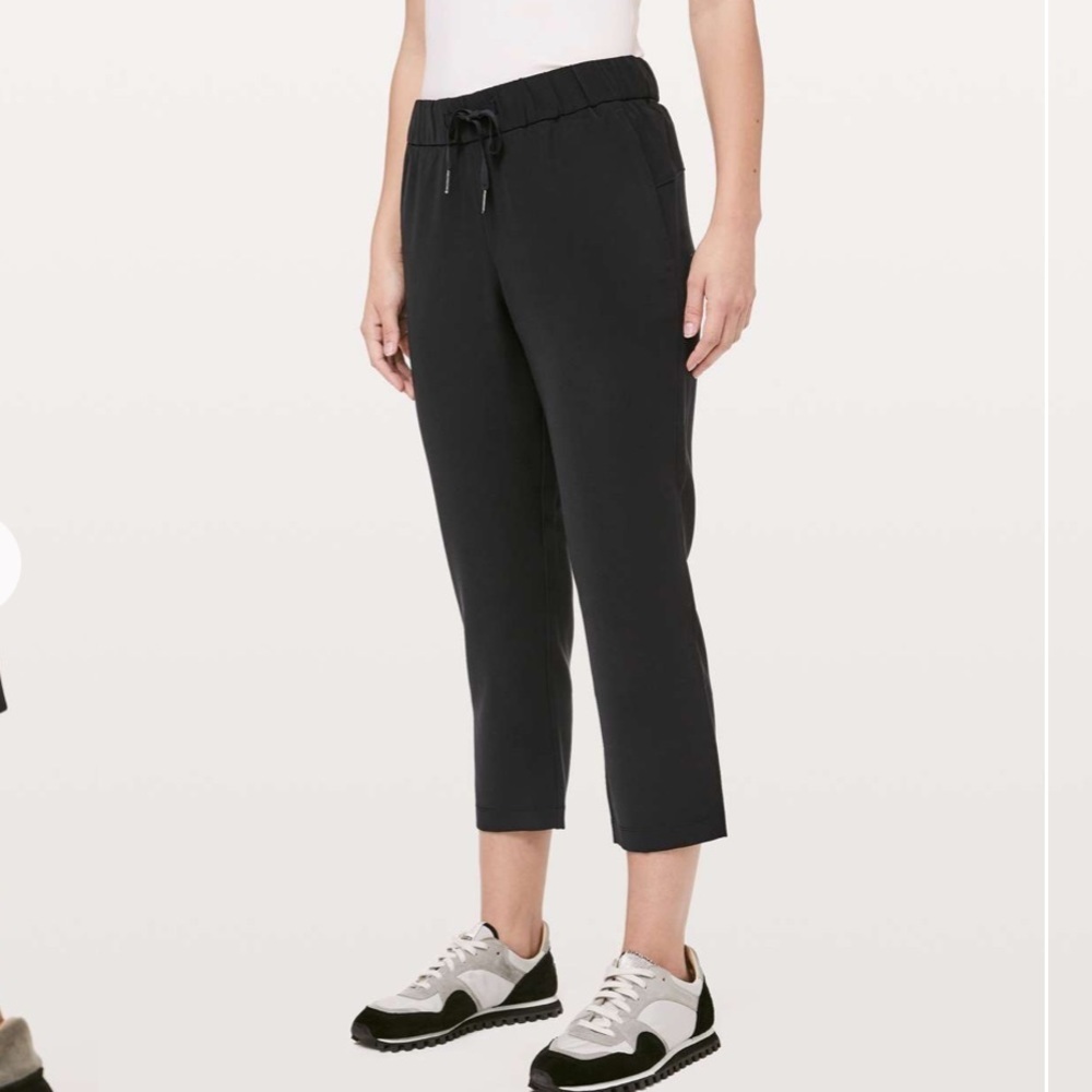 Lululemon On the Fly Crops 23”